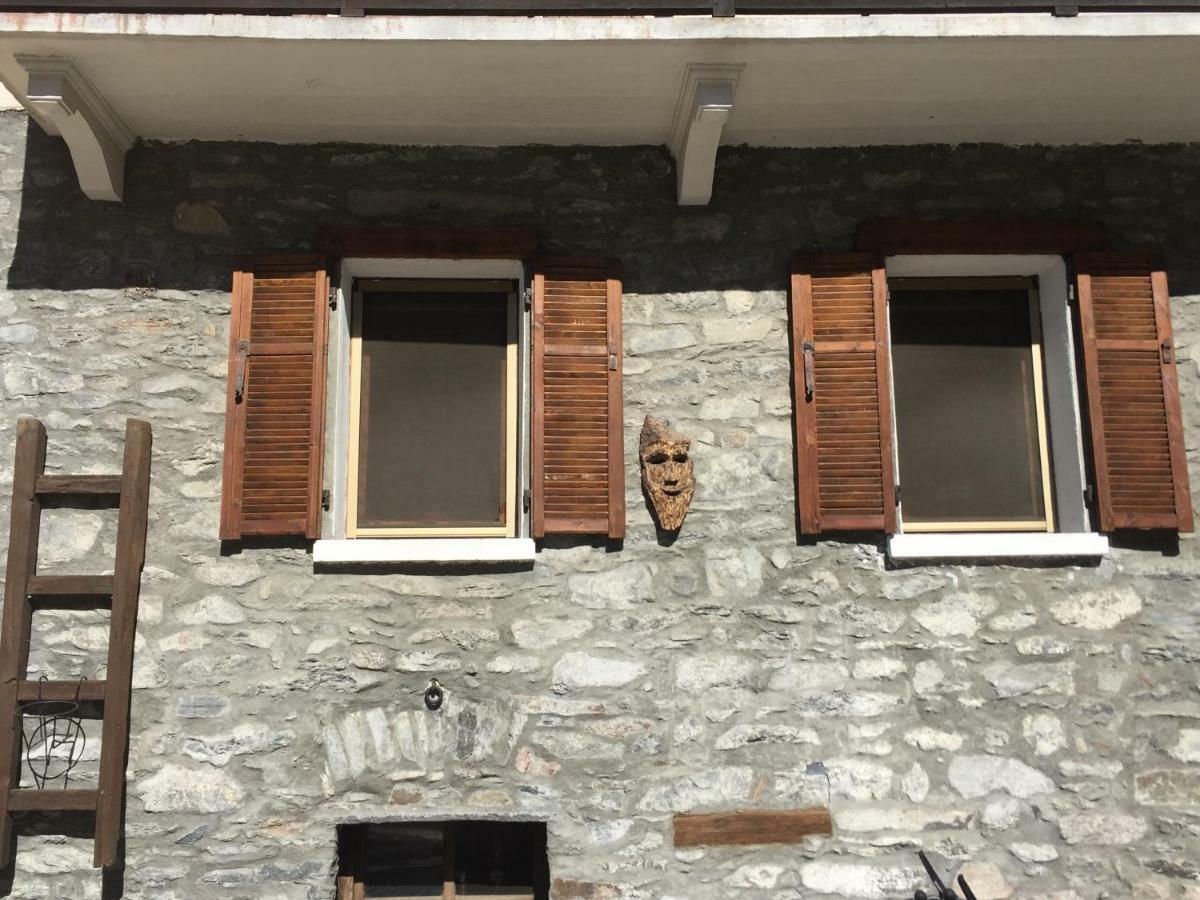 La Maison Du Pont Mont Blanc La Salle Esterno foto