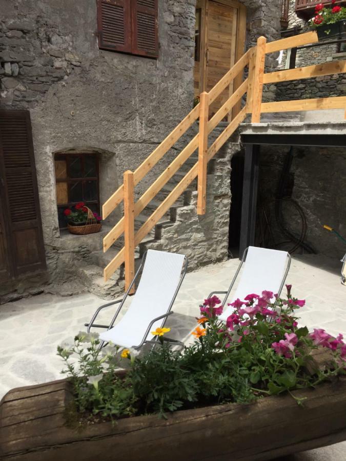 La Maison Du Pont Mont Blanc La Salle Esterno foto